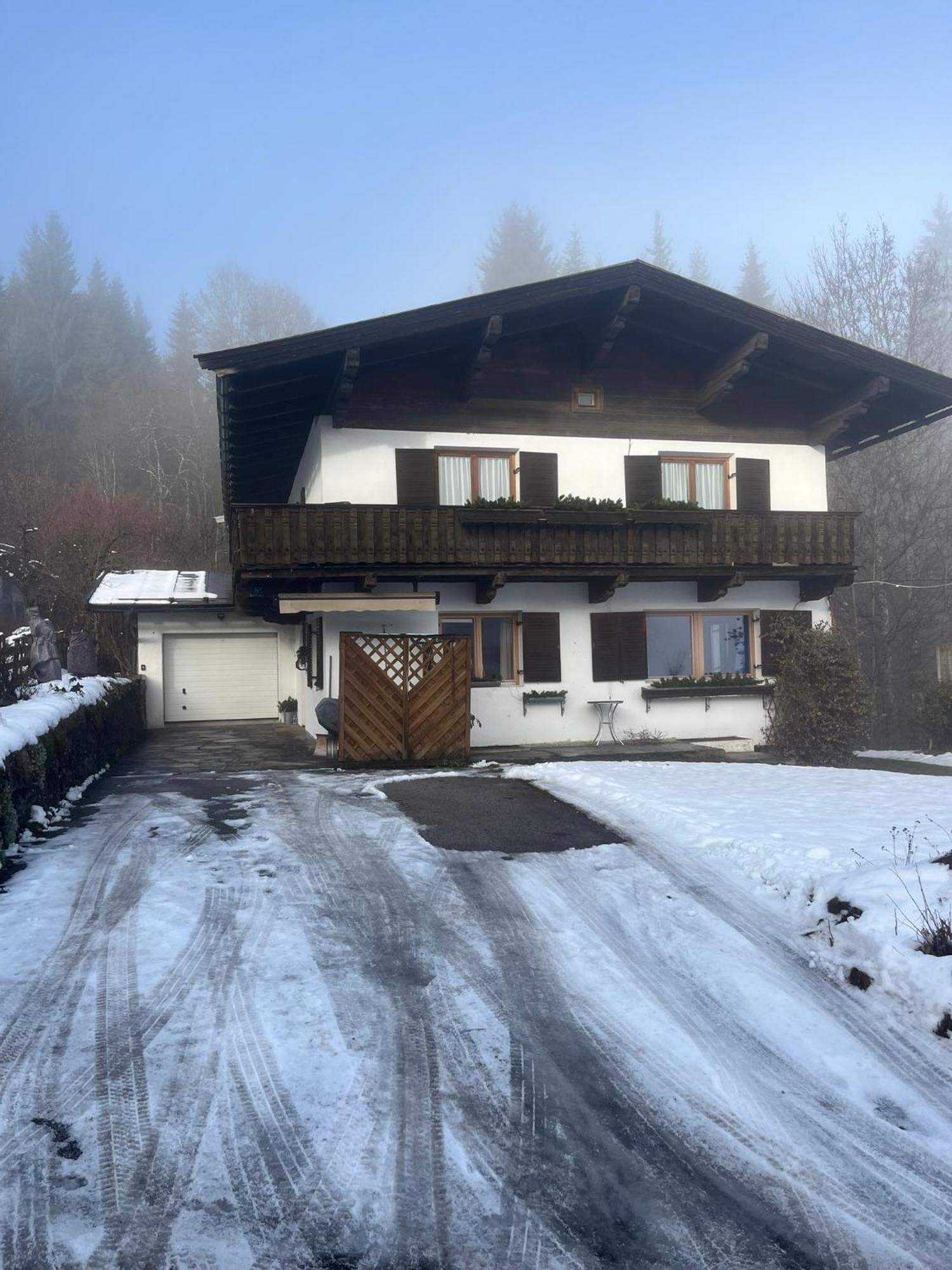 Haus Fini - In Out *